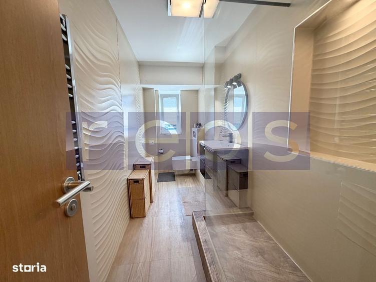 Apartament cu 4 camere decomandat în Ultracentral