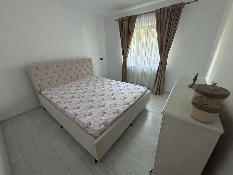 Apartament cu 3 camere decomandat în Săvinești