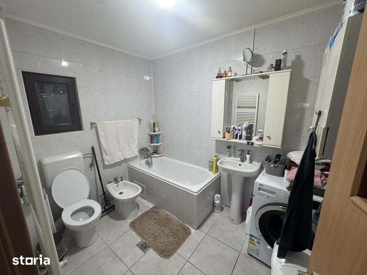 Casa spa?ioasa cu teren generos in Giulesti - 1