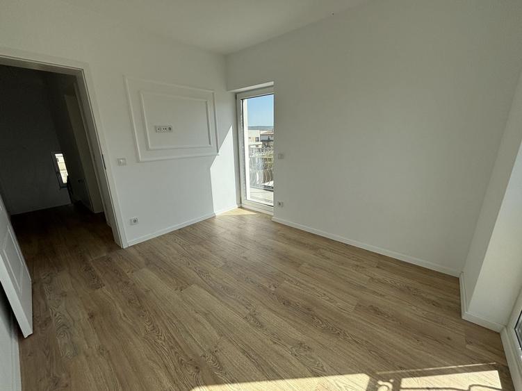 Duplex cu 4 camere cu Canalizare în Șelimbăr