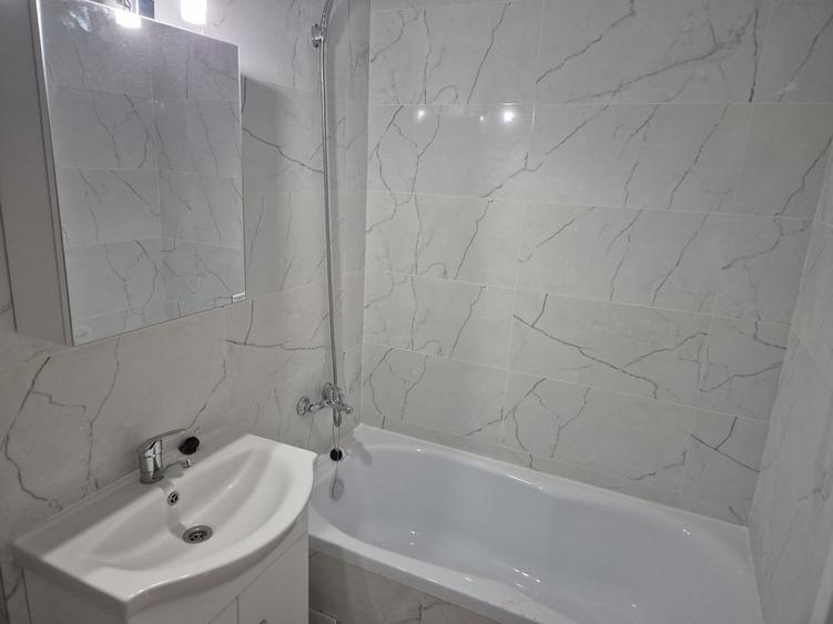 Apartament cu 5 camere decomandat în Militari