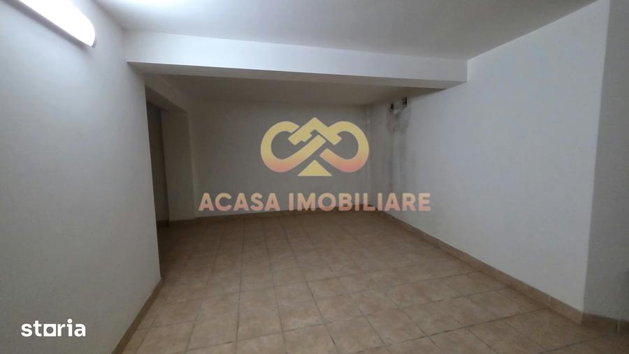 Casă cu 7 camere cu Teren 400 Mp în Tătărași