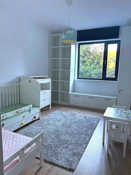Apartament cu 3 camere decomandat, mobilat în Băneasa