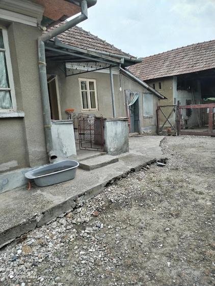 Casă cu 3 camere cu Teren 1100 Mp în Micoșlaca