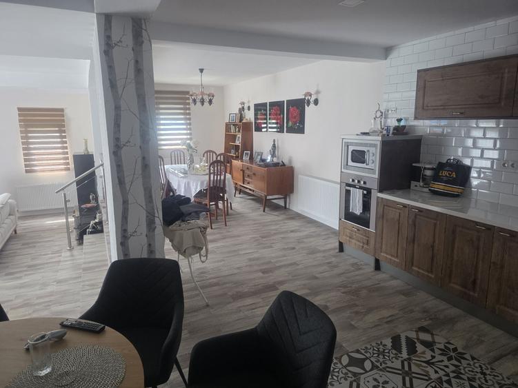 Casă cu 4 camere în Sărata