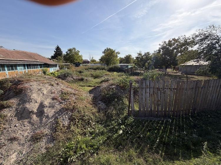 Casă cu 4 camere în Ion Ghica