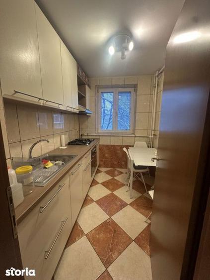 Apartament cu 3 camere, mobilat în Titan