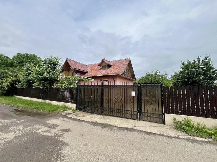 Casă cu 4 camere cu Teren 680 Mp în Central