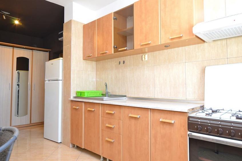 Apartament cu 2 camere decomandat, mobilat în Dristor
