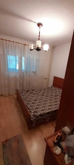 Apartament cu 3 camere semidecomandat în Iancului