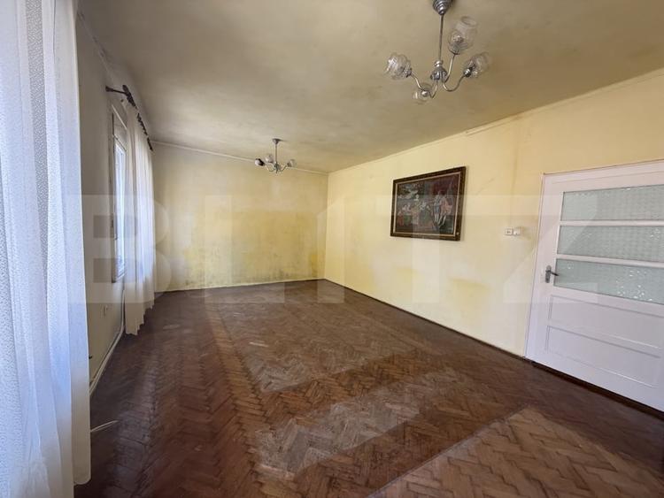 Apartament cu 3 camere decomandat, mobilat în Central