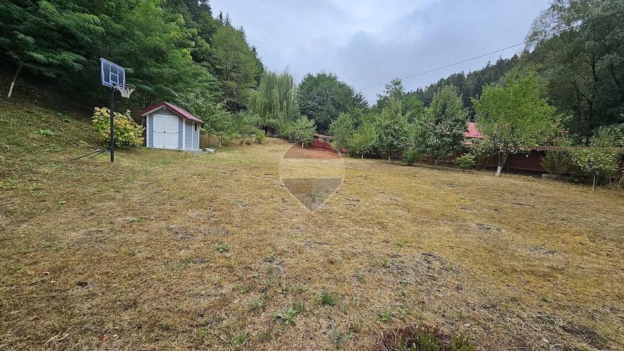 Casă cu Teren 2212 Mp în Alexandru cel Bun