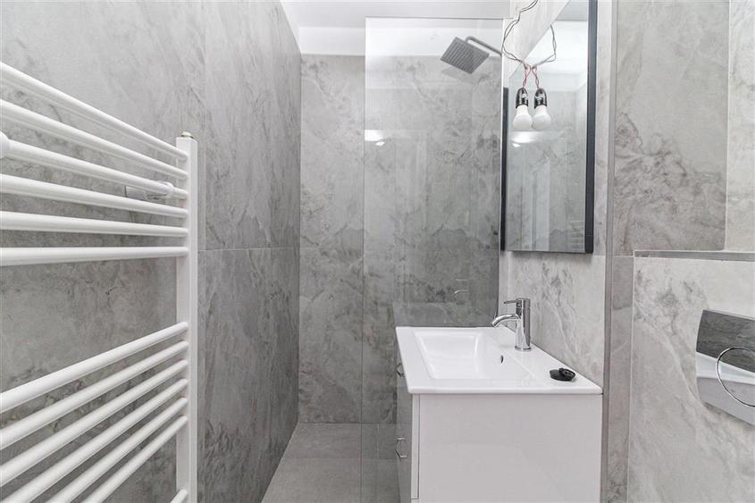 Apartament cu 3 camere semidecomandat, mobilat în Mănăștur