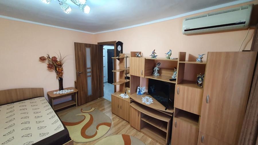 Garsonieră decomandată în Gorjului