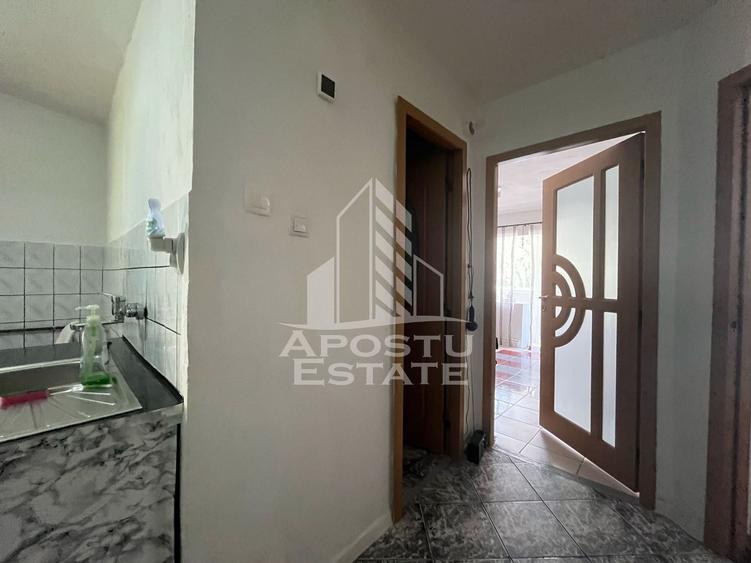 Apartament cu 2 camere decomandat, mobilat în Freidorf