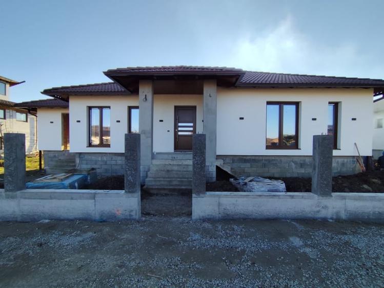 Casă individuală cu 4 camere cu Teren 500 Mp în Șard