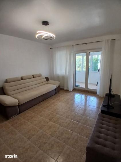 Apartament cu 3 camere decomandat în Ștefan cel Mare