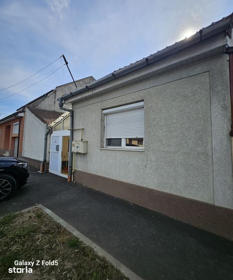 Casă cu 3 camere decomandat cu Teren 135 Mp în Iosia