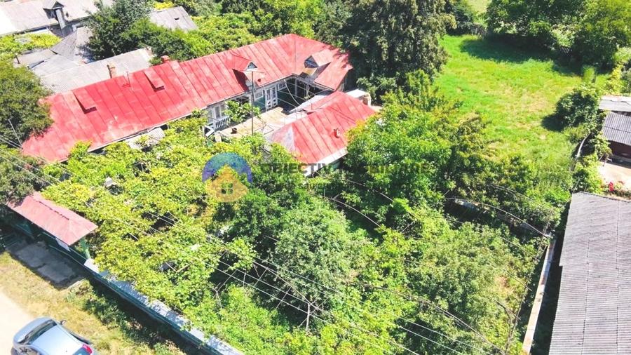 Casă cu 6 camere cu Teren 1614 Mp în Slobozia (Roznov)