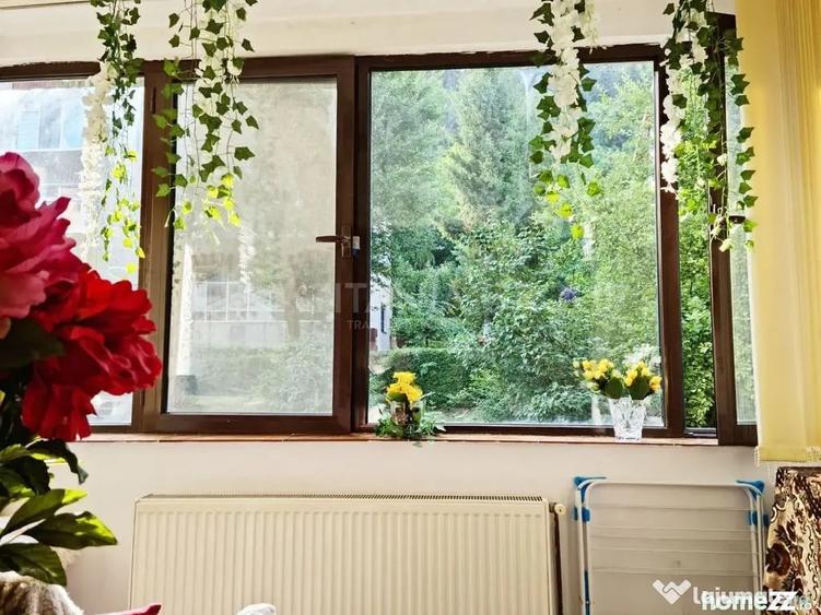 Apartament cu 3 camere decomandat în Răcădău