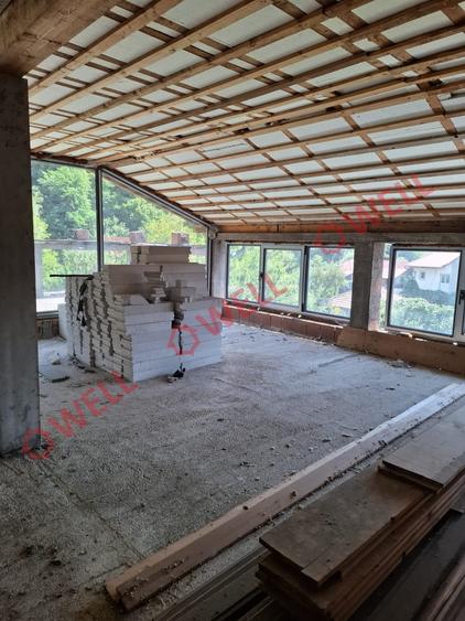 Spațiu comercial, de 1,302 mp, în Sovata