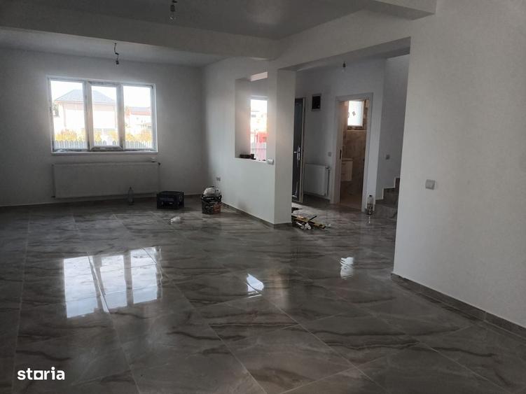 Casă cu 4 camere în Bâcu