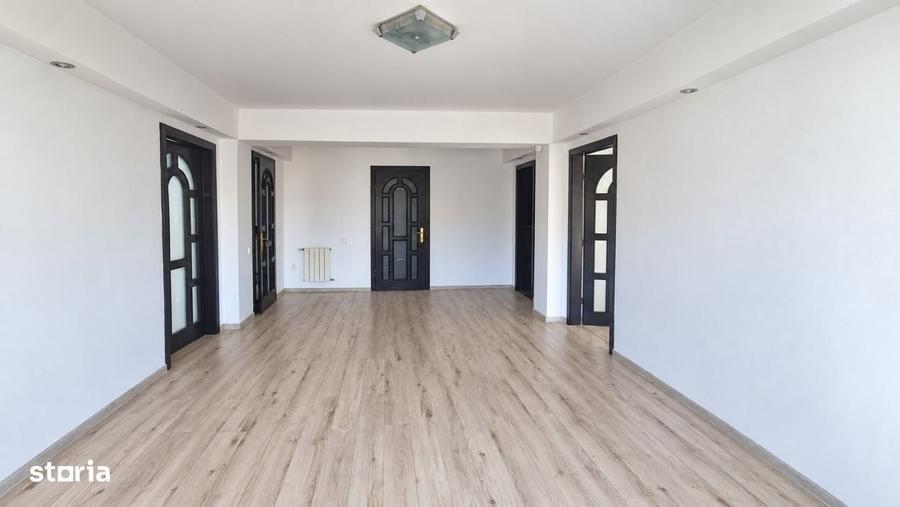 Casă cu 4 camere cu Teren 200 Mp în Central