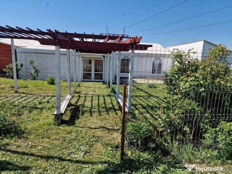 Spațiu comercial, de 240 mp, în Călinești