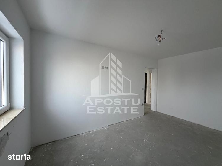 Casă cu 4 camere cu Teren 180 Mp în Ghiroda