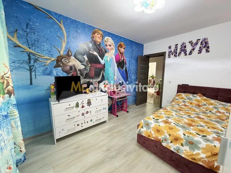 Casă cu 5 camere cu Teren 400 Mp în Smeura