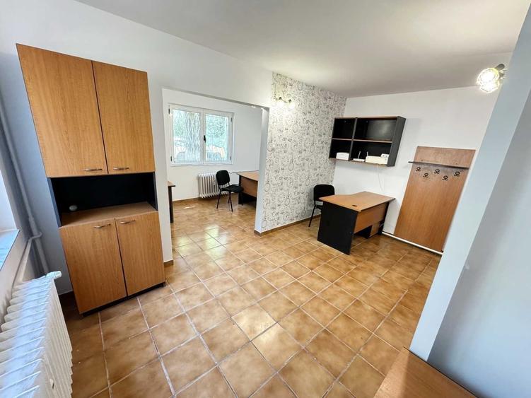 Spațiu comercial, de 30 mp, în Podu Roș