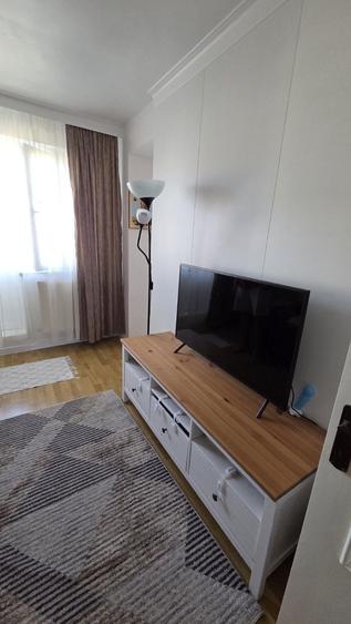 Apartament cu 3 camere decomandat în Trivale