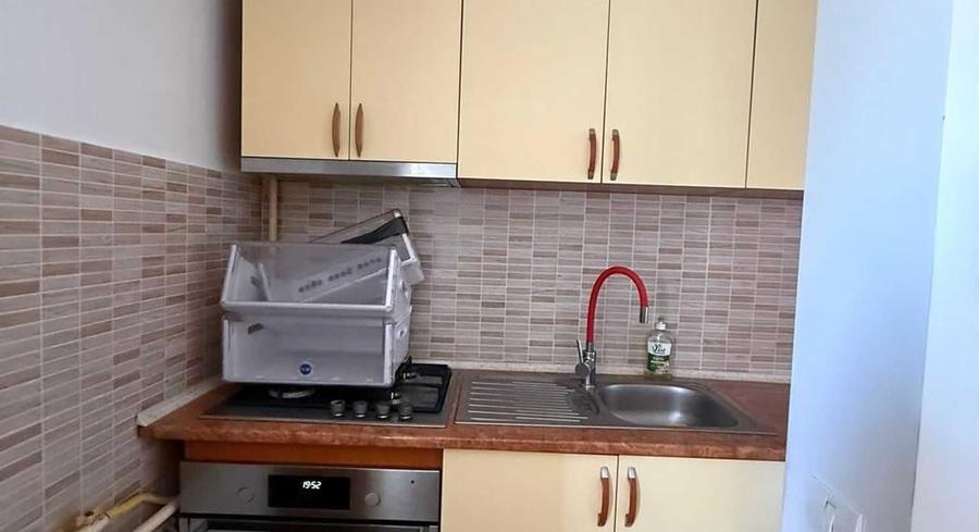 Apartament cu 2 camere decomandat, mobilat în Faleza Nord