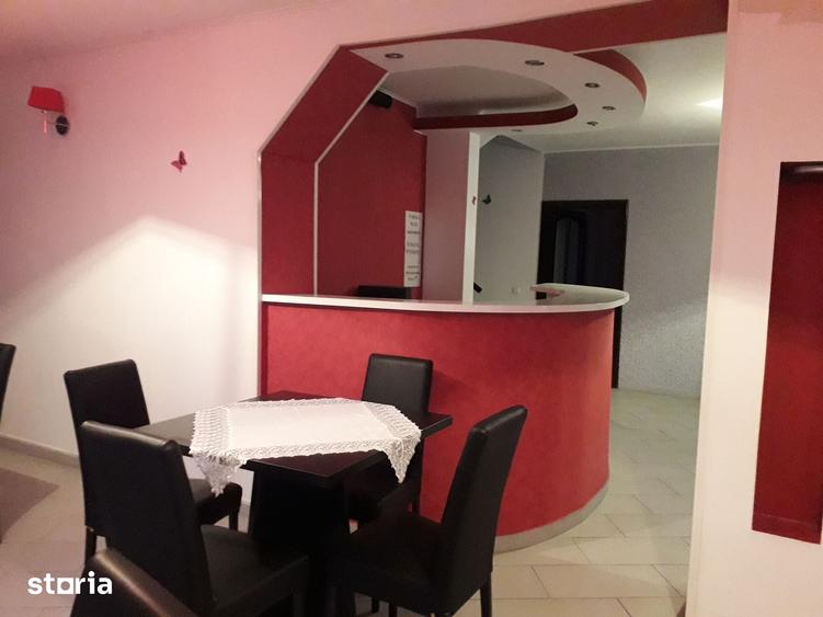Casă cu 10 camere cu Teren 360 Mp în Central