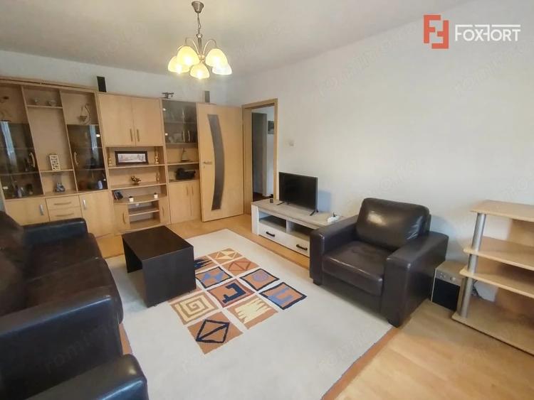 Apartament cu 4 camere decomandat în Soarelui