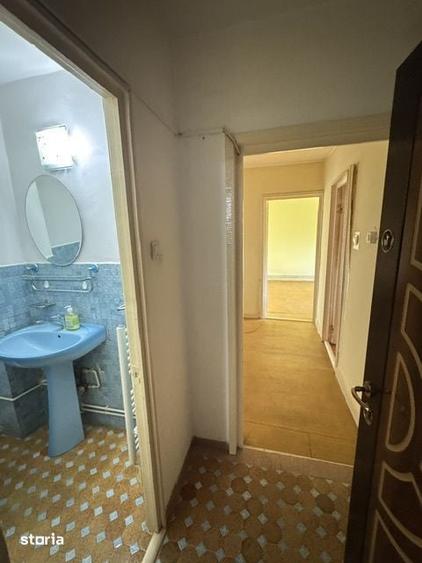 Apartament cu 3 camere decomandat în Mioriței