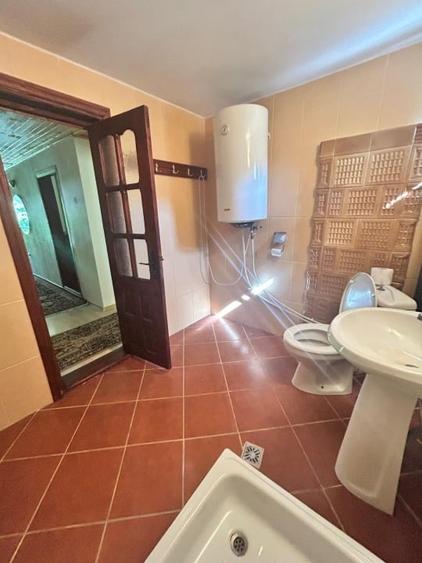 Casă individuală cu 5 camere cu Canalizare în Lepșa