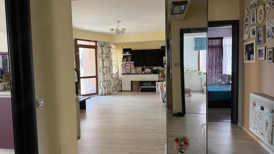 Apartament cu 3 camere decomandat, mobilat în Central
