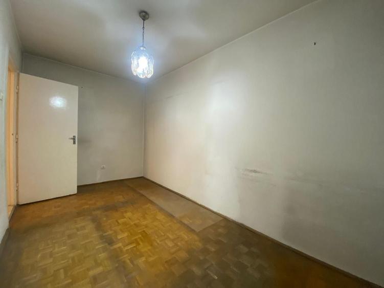 Apartament cu 3 camere semidecomandat în Grigorescu