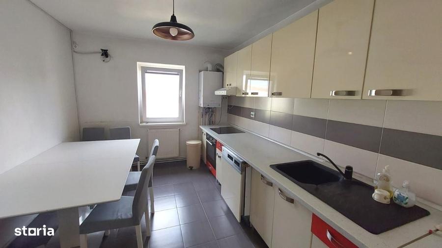 Apartament cu 3 camere decomandat în Calea Dumbrăvii
