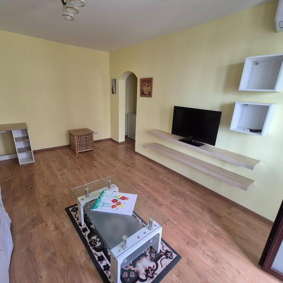 Apartament cu 2 camere semidecomandat, mobilat în Drumul Taberei