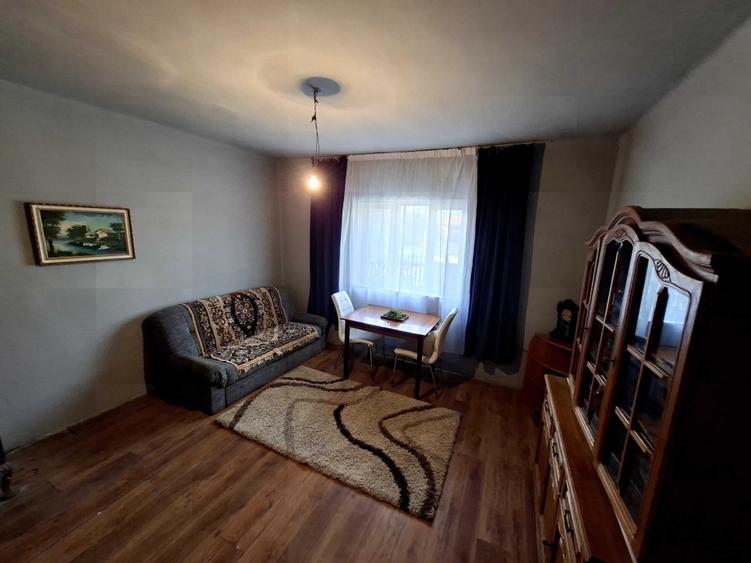 Casă cu 4 camere în Exterior Vest