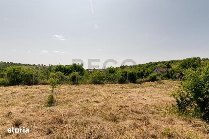 Teren de 1200 mp, în Oncea
