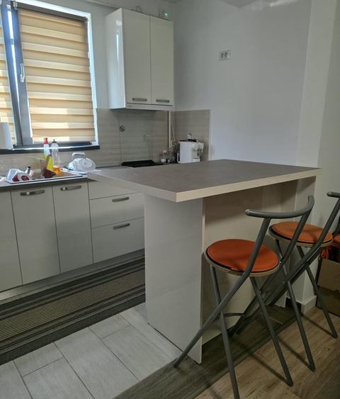 Apartament cu 2 camere semidecomandat în Vișan