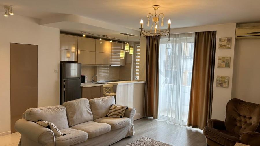 Apartament cu 2 camere semidecomandat, mobilat în P-ța Universității