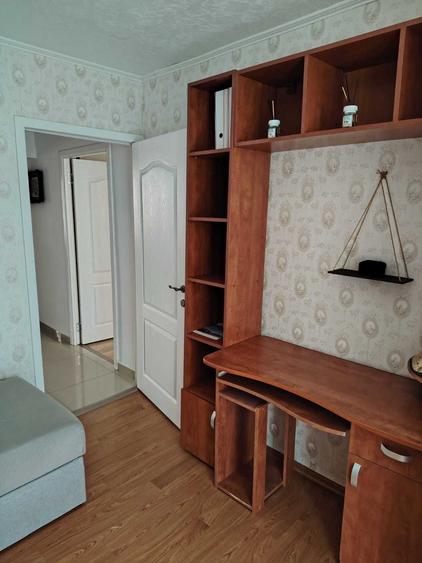 Apartament cu 3 camere decomandat în Alexandriei