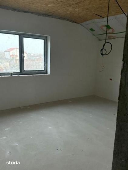 Casă cu 4 camere cu Teren 150 Mp în Vânători