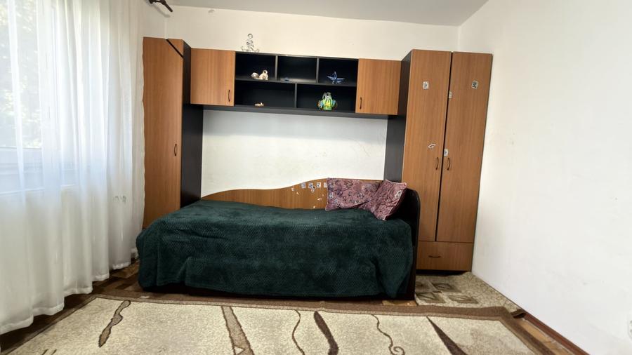 Apartament cu 3 camere nedecomandat, mobilat în Freidorf