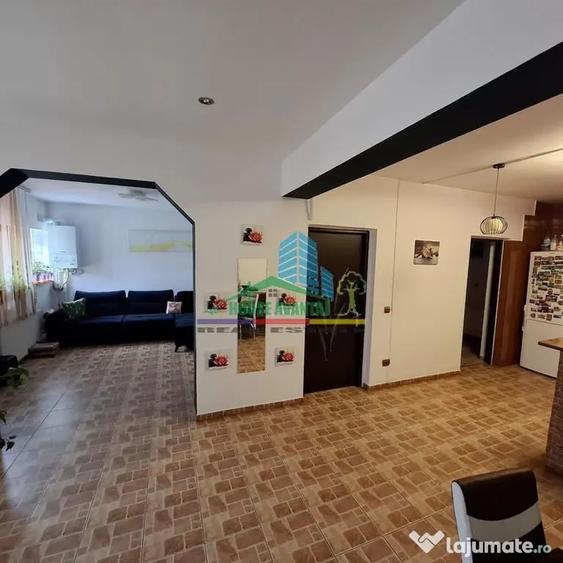 Casă cu 5 camere cu Teren 157 Mp în Central