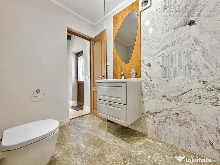 Apartament cu 2 camere decomandat în Schei